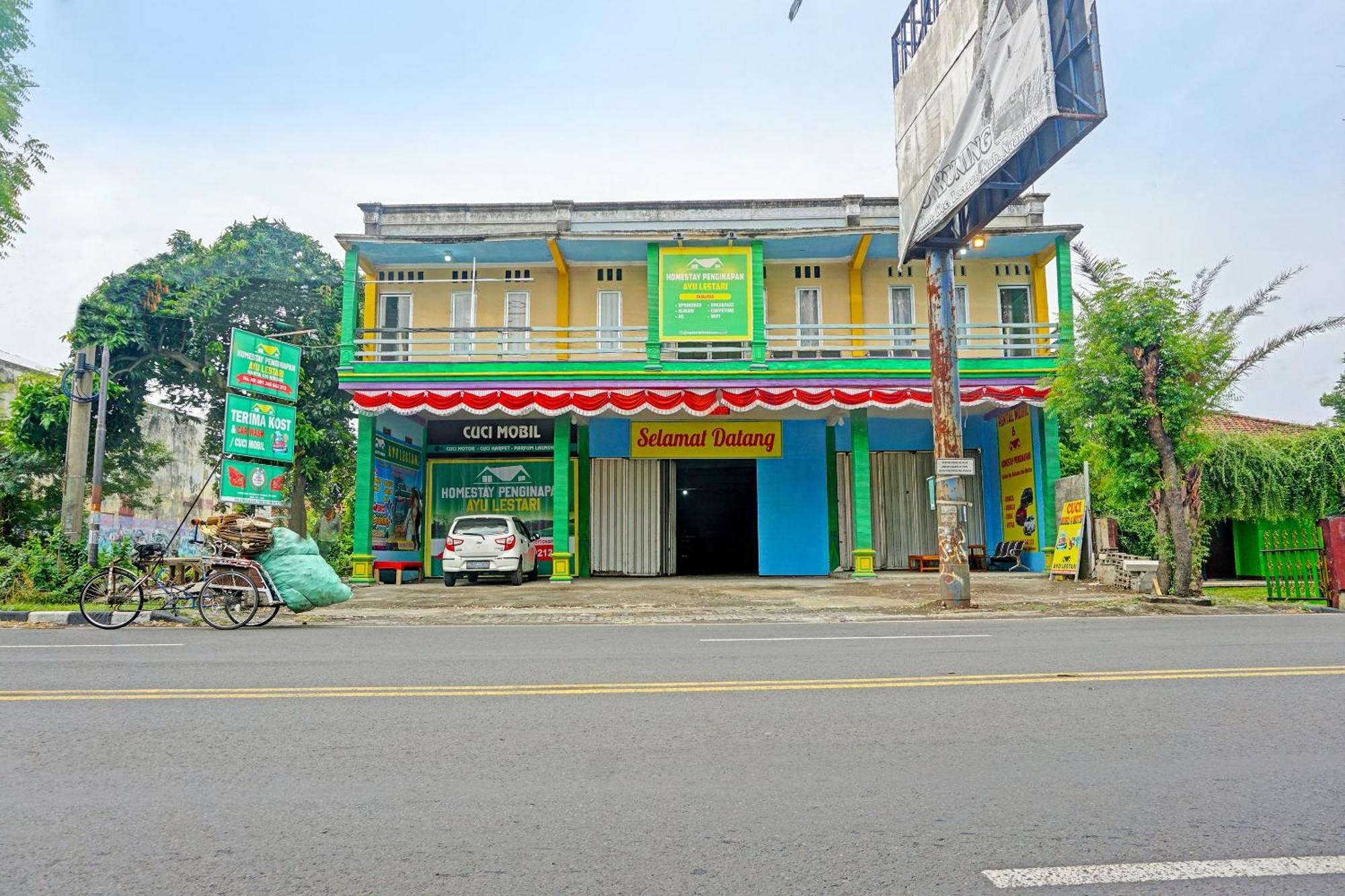 Oyo 91825 Ayu Lestari Homestay Nganjuk Exteriör bild